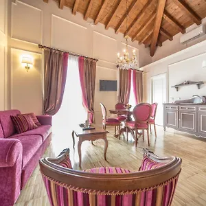 Lady Capulet Apartamento