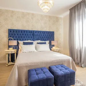 Crys: Apartments, Holiday, Business, Blu Appartamento