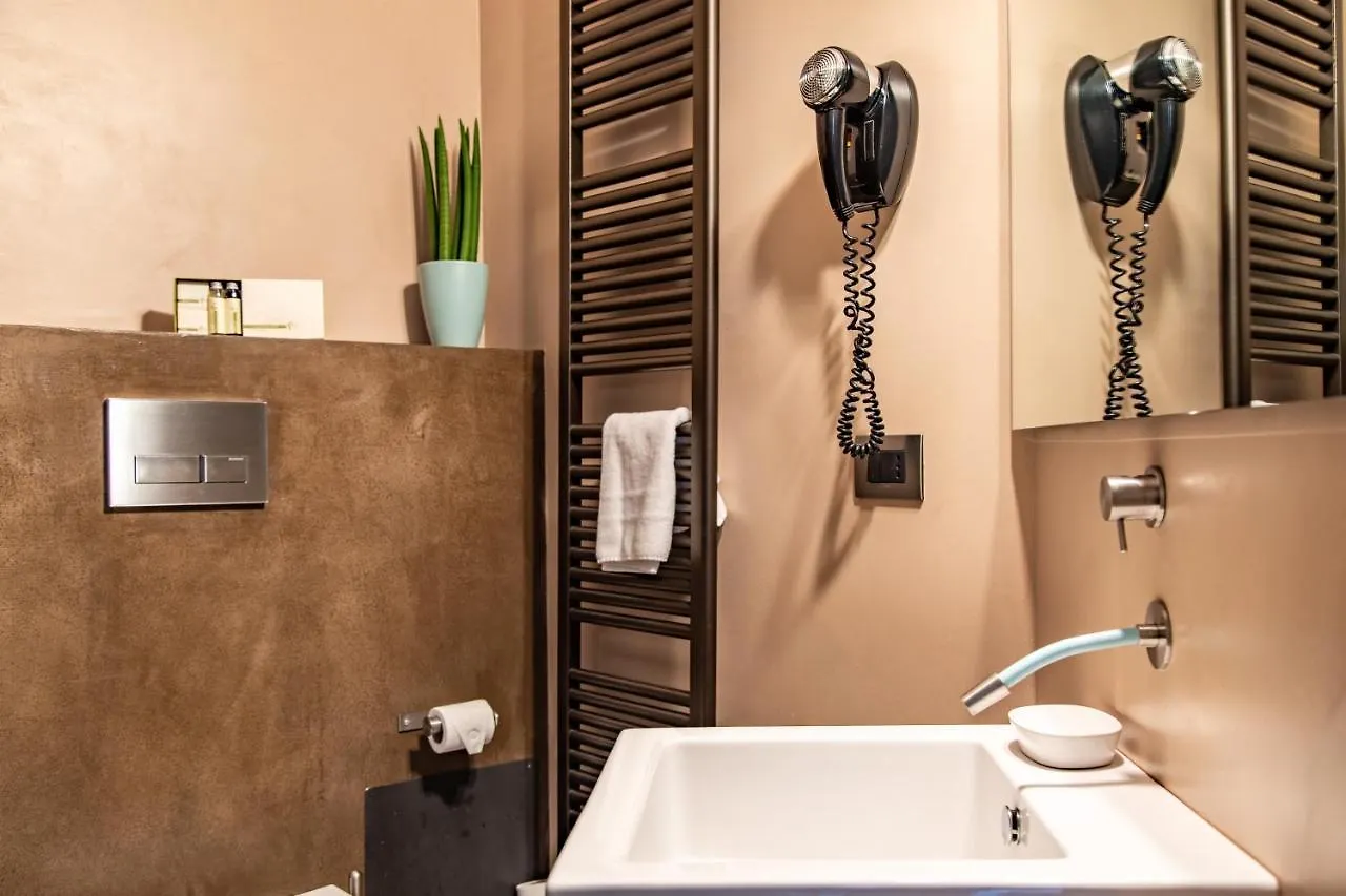 Suite Porta Nuova Self Check-In Parking Request Verona Apartment